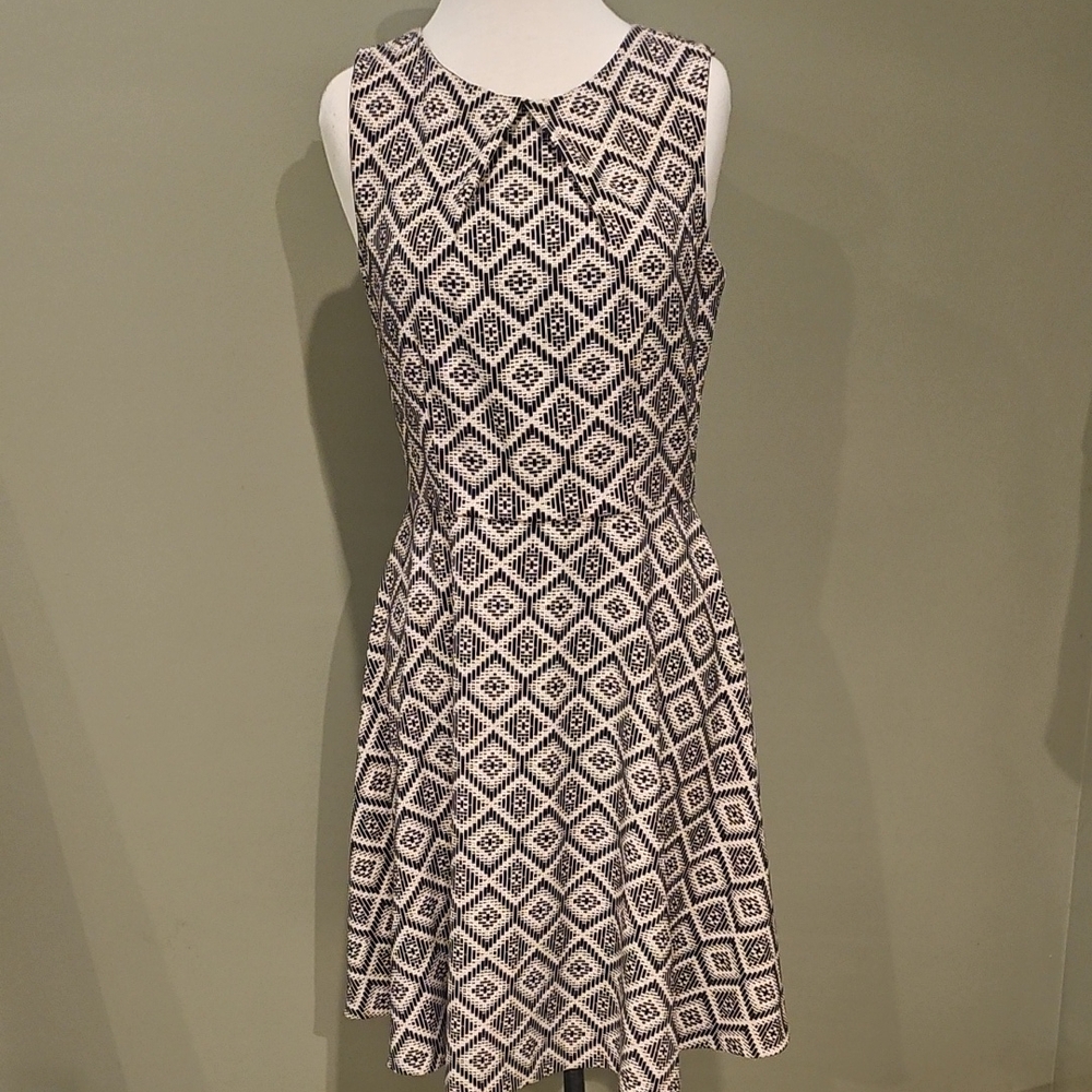Signature Black & White Diamond-Pattern Sleeveless Fit-and-Flare Dress